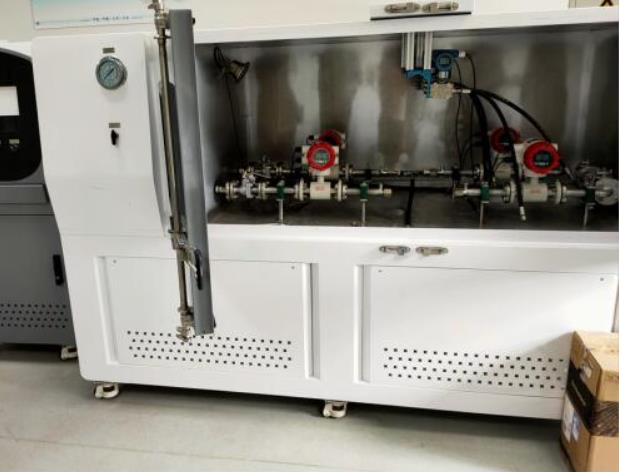 水冷板流阻試驗機的設(shè)備性能是什么？